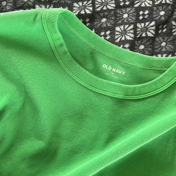 Old Navy T-Shirt - Picture 2 of 2